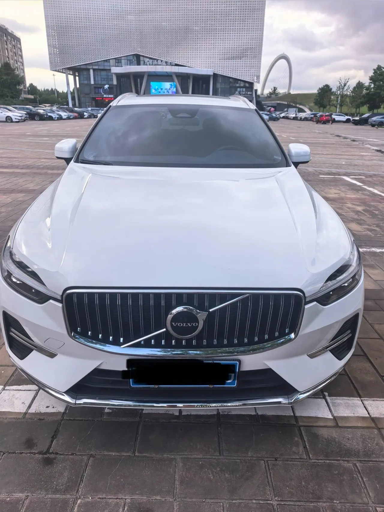 Volvo 2024 XC60 48V 2.0T B5 4-wheel drive Zhiyuan Deluxe Edition Automatic Gear 2