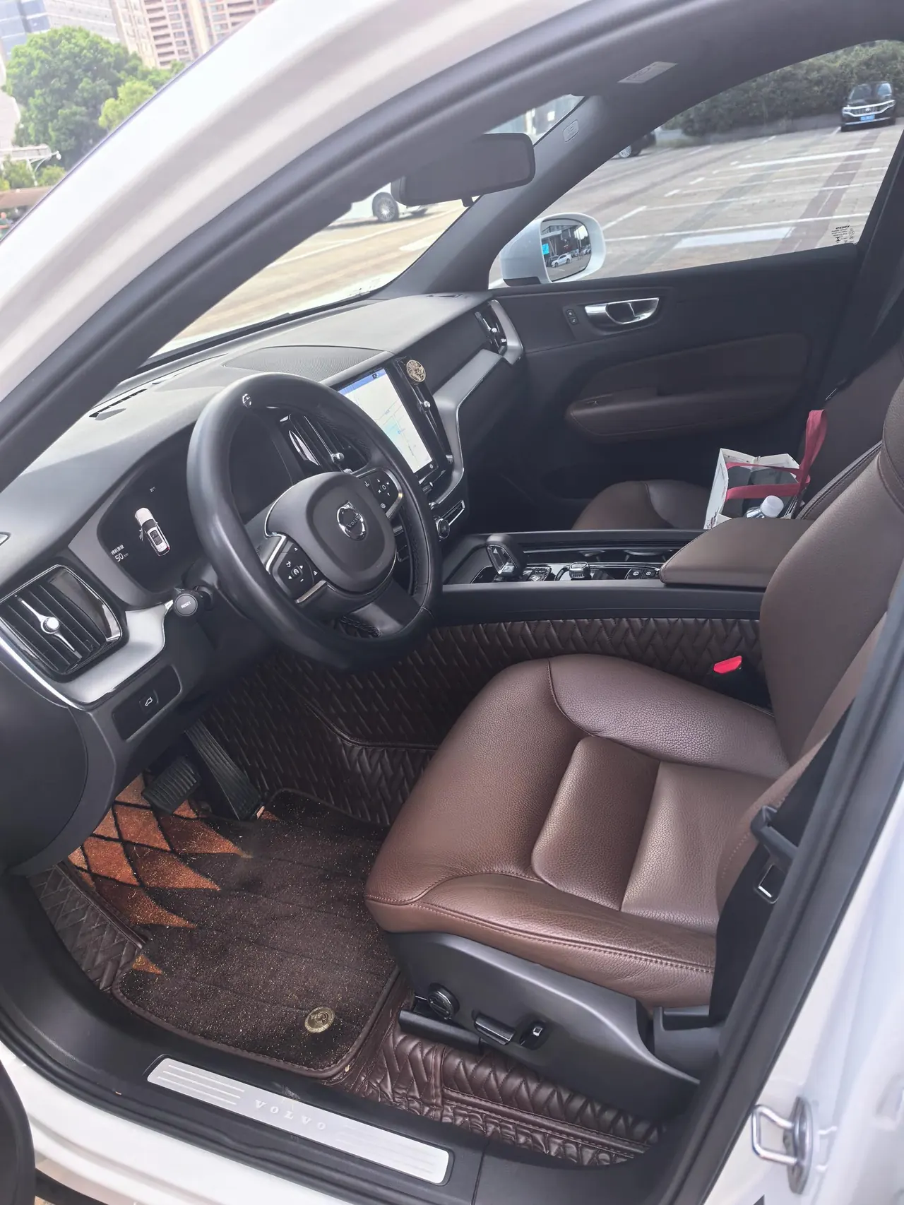 Volvo 2024 XC60 48V 2.0T B5 4-wheel drive Zhiyuan Deluxe Edition Automatic Gear 4