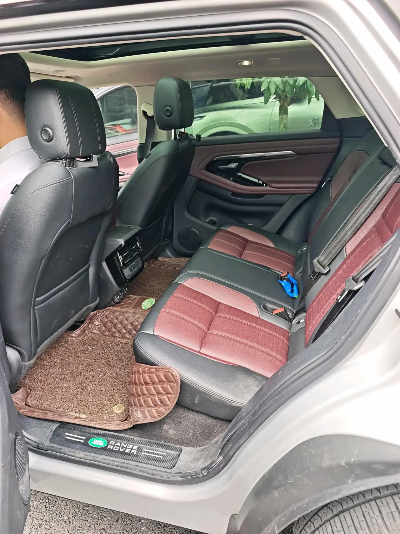 Land Rover 2022 Range Rover Aurora L 48V 2.0T 249PS R-Dynamic Corinthian Bronze Special Edition Automatic Gear 4