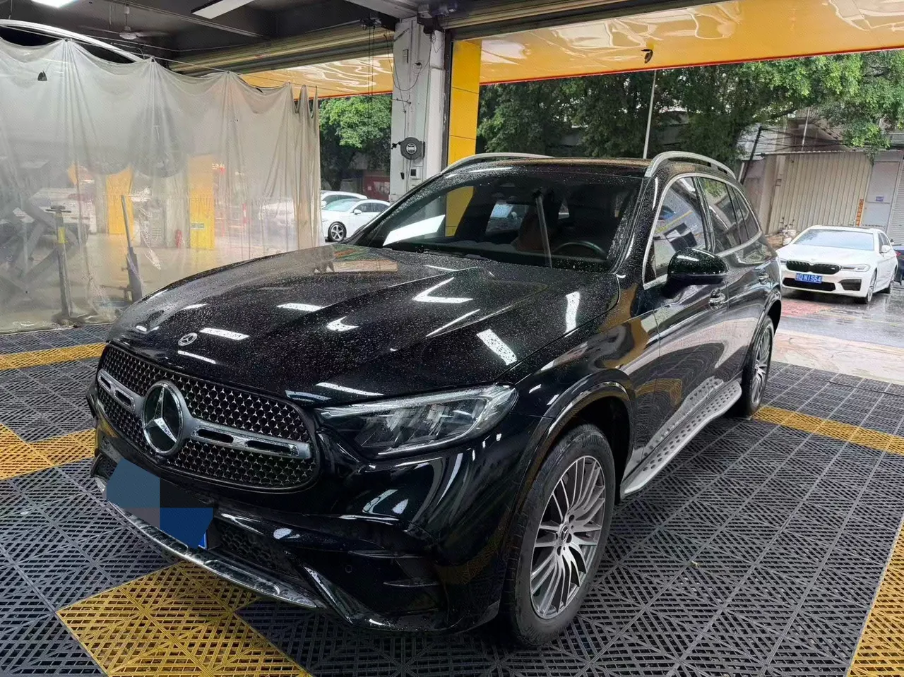 Open image lightbox: Mercedes Benz 2023 GLC 300 L 4MATIC 48V 2.0T dynamic 5-seat automatic gear