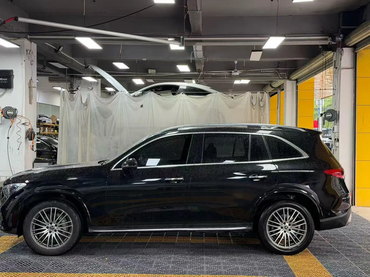 Mercedes Benz 2023 GLC 300 L 4MATIC 48V 2.0T dynamic 5-seat automatic gear 4