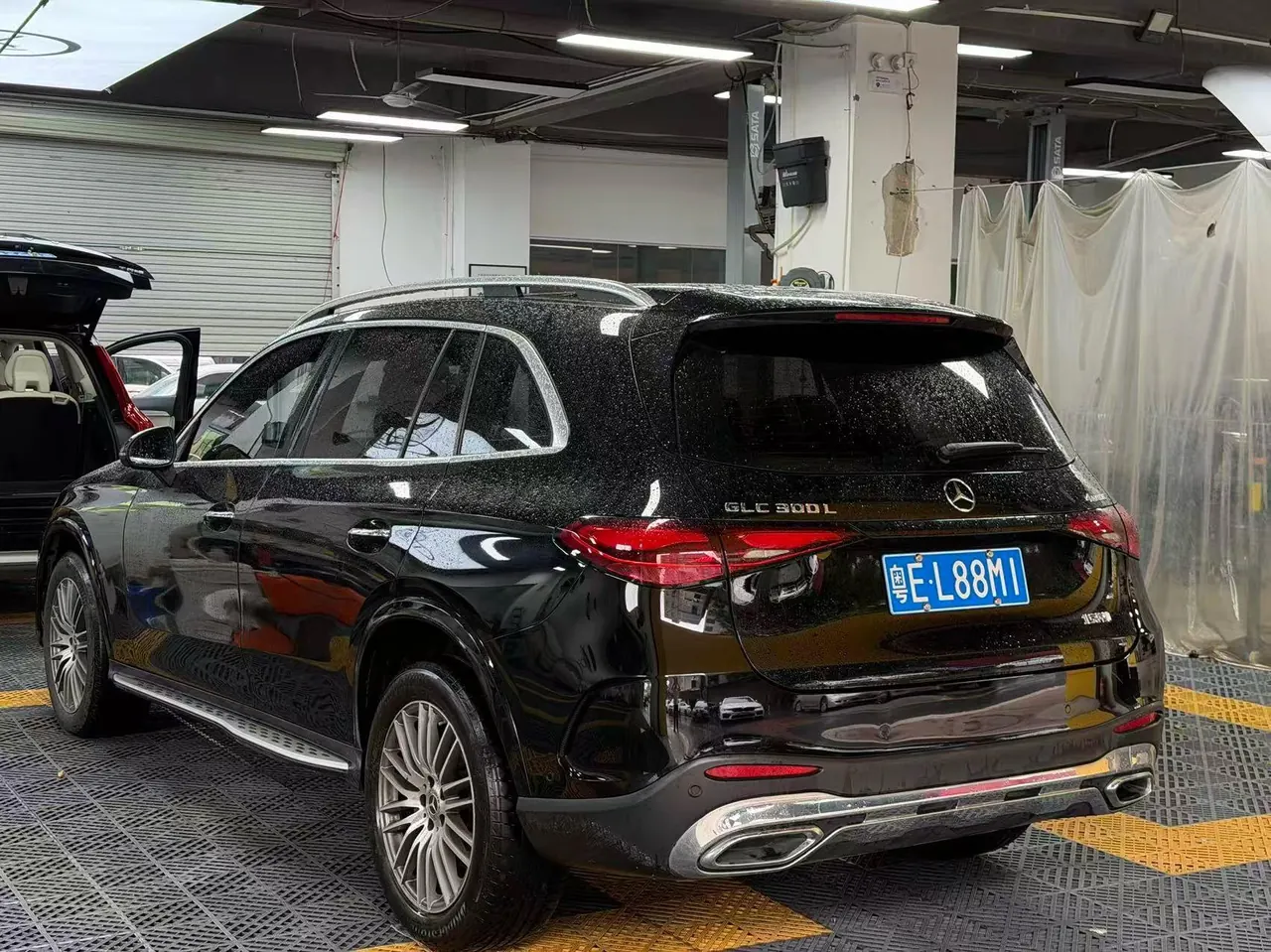 Mercedes Benz 2023 GLC 300 L 4MATIC 48V 2.0T dynamic 5-seat automatic gear 5