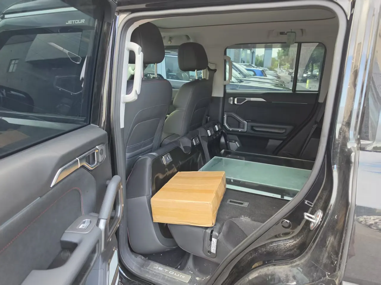 Jetour 2024 Traveler 2.0T Four-Wheel-Drive Cross-Country PRO Entertainment Version Automatic Transmission 4