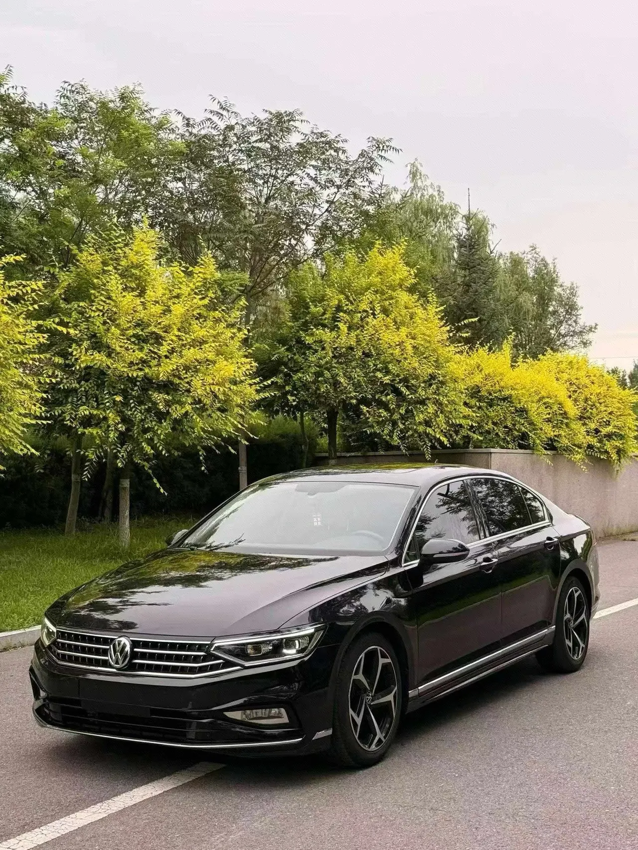 Open image lightbox: Volkswagen 2023 Magotan 2.0TSI 380TSI 2 million Commemorative Flagship Automatic Gear