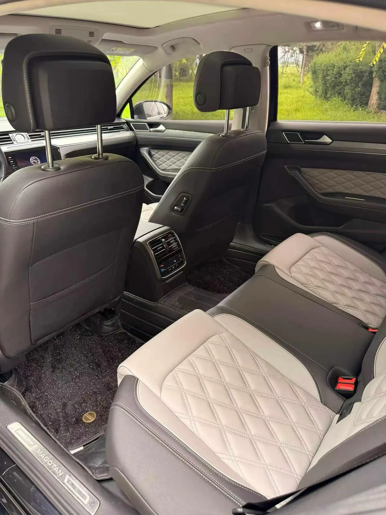 Volkswagen 2023 Magotan 2.0TSI 380TSI 2 million Commemorative Flagship Automatic Gear 2