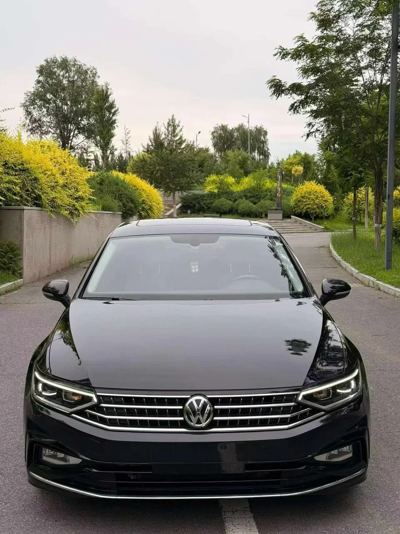 Volkswagen 2023 Magotan 2.0TSI 380TSI 2 million Commemorative Flagship Automatic Gear 3