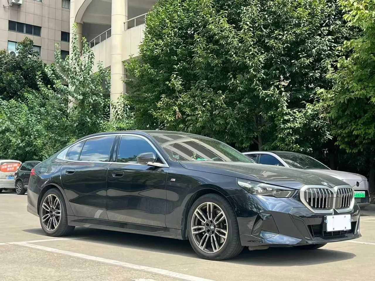 BMW 5 Series 2024 model 530Li 48V 2.0T Leading Edition M Sport Package Automatic 6
