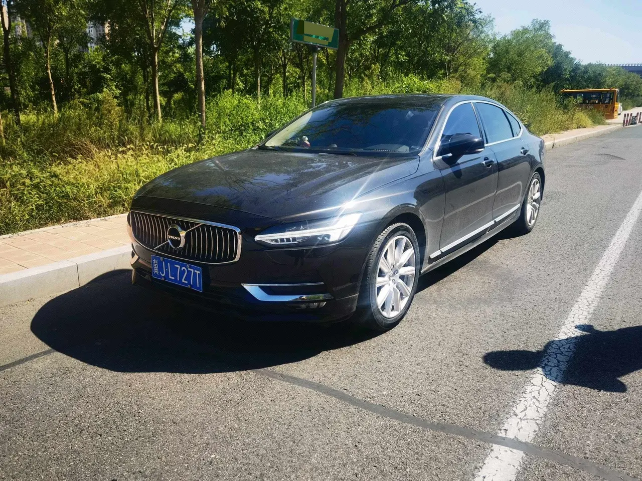 Open image lightbox: Volvo 2020 S90 2.0T T5 Zhiyi Deluxe Edition Automatic Gear