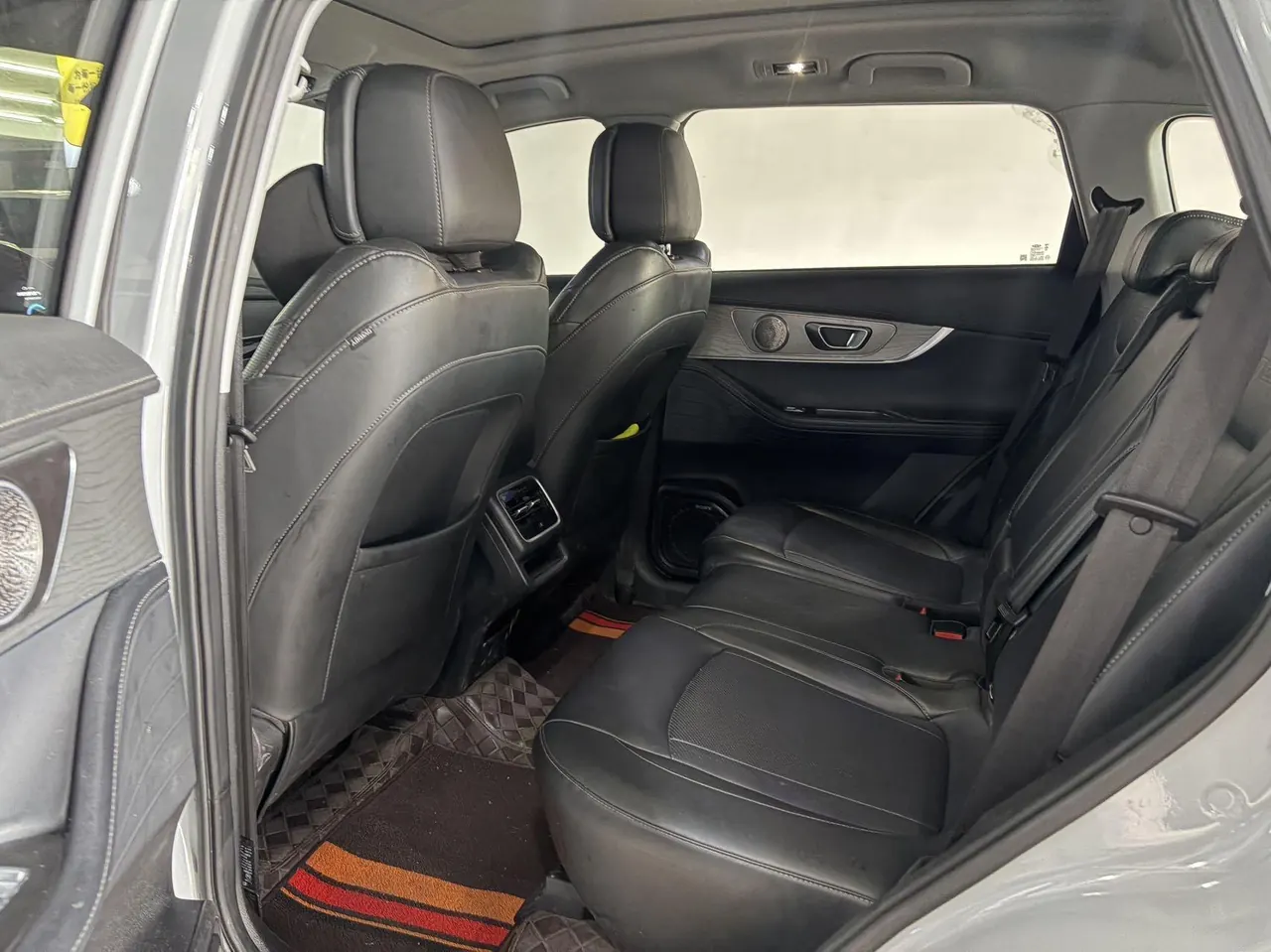 Chery 2022 Ruihu 8 PRO 1.6T 290T Two-Drive Sky Edition 7-seat Automatic Gear 5