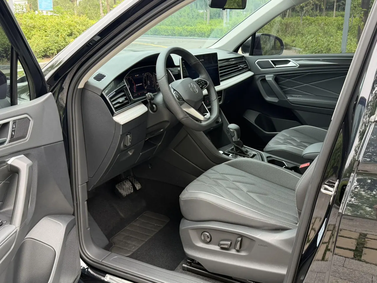 Volkswagen 2023 Tiguan L 1.4TSI 280TSI Tide Creation Limited Edition Automatic Gear 4