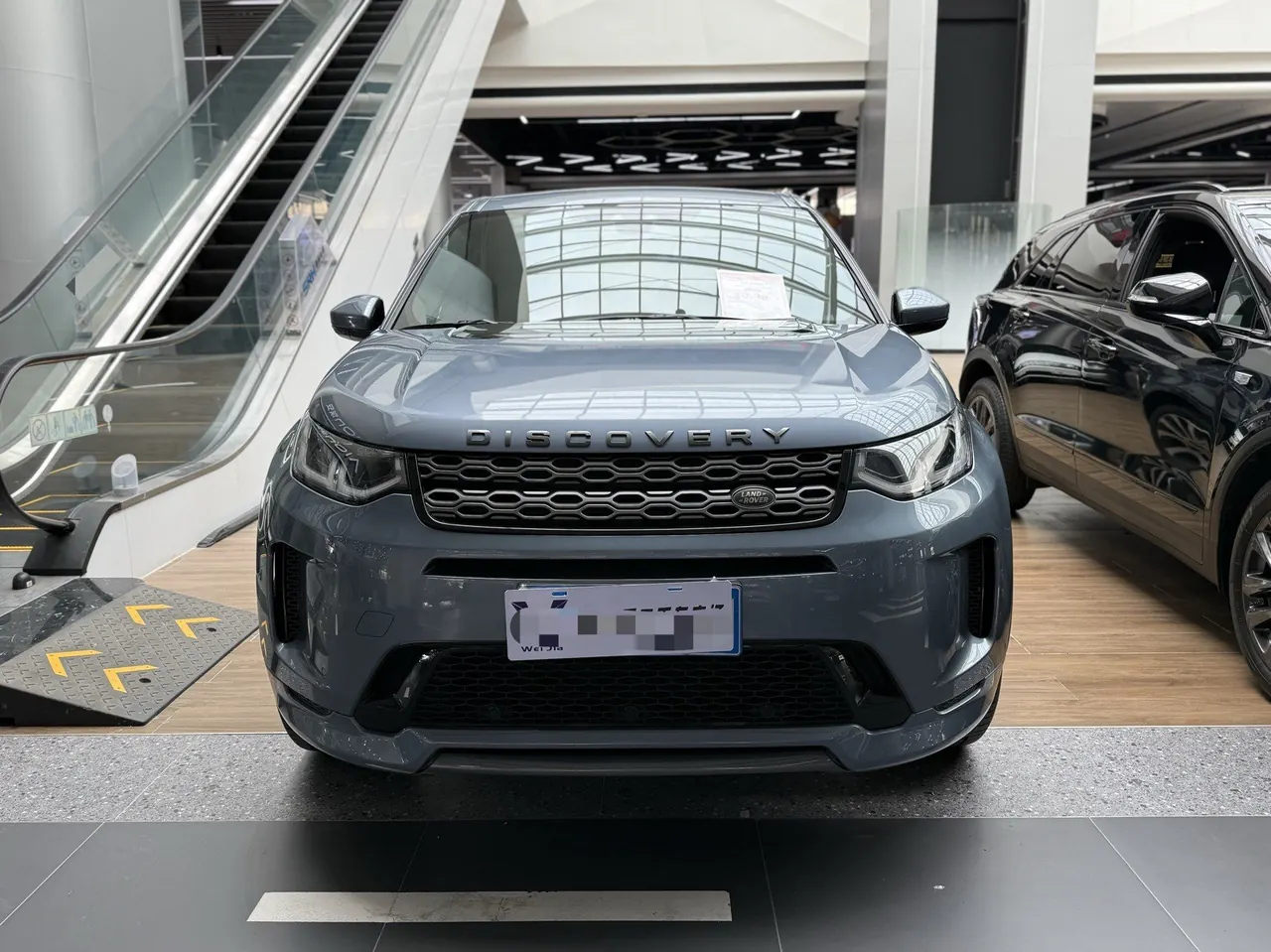 Land Rover 2020 Discovery Sports Edition 48V 2.0T 249PS R-Dynamic S Performance Edition Automatic Gear 2