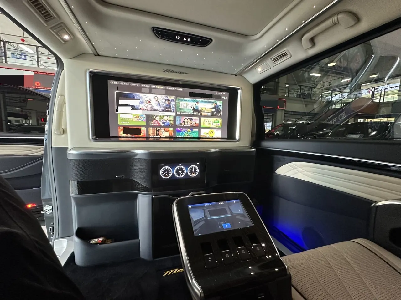 Chuanqi 2021 M8 2.0T 390T Master Series Royal Zun Edition 4-seat Automatic Gear 5