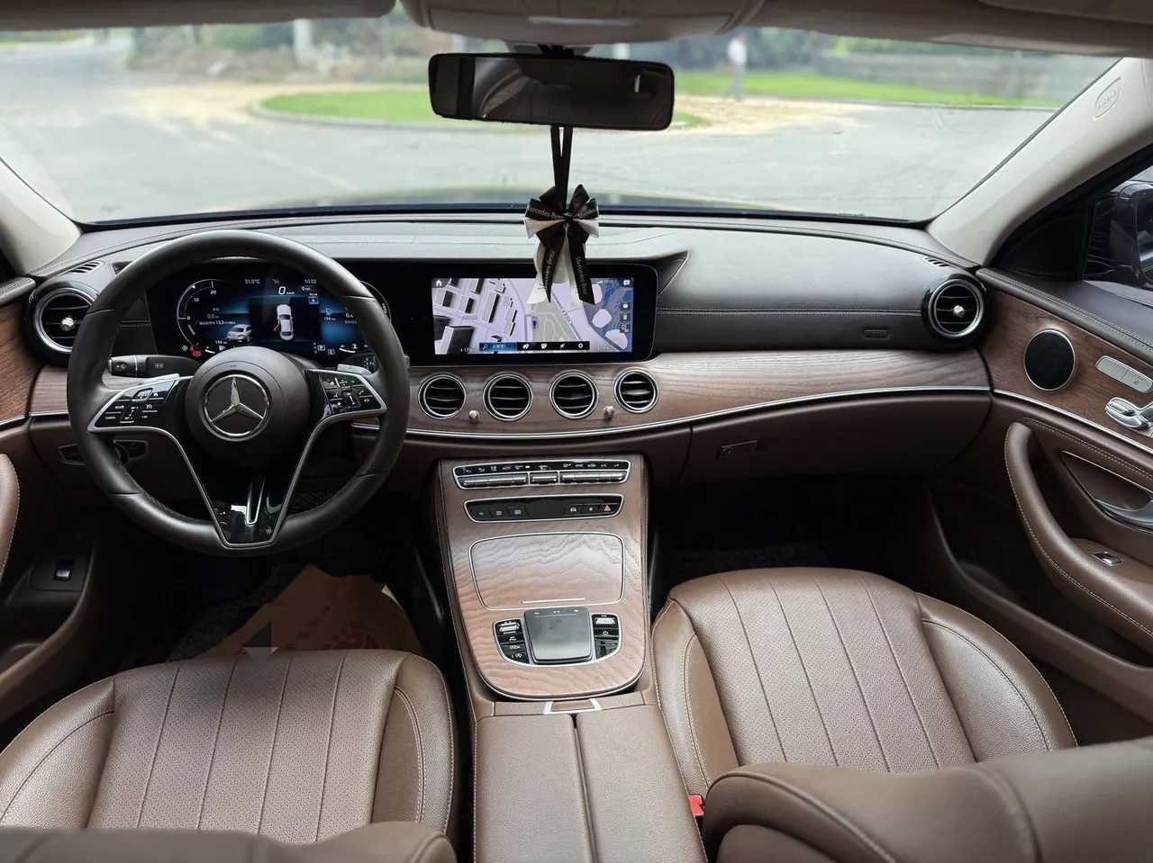 Mercedes Benz E-Class 2023 E 300 L 2.0T Fashion Automatic Gear 5