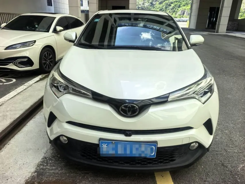 Toyota 2020 C- HR 2.0 stepless leading version of automatic gear 2