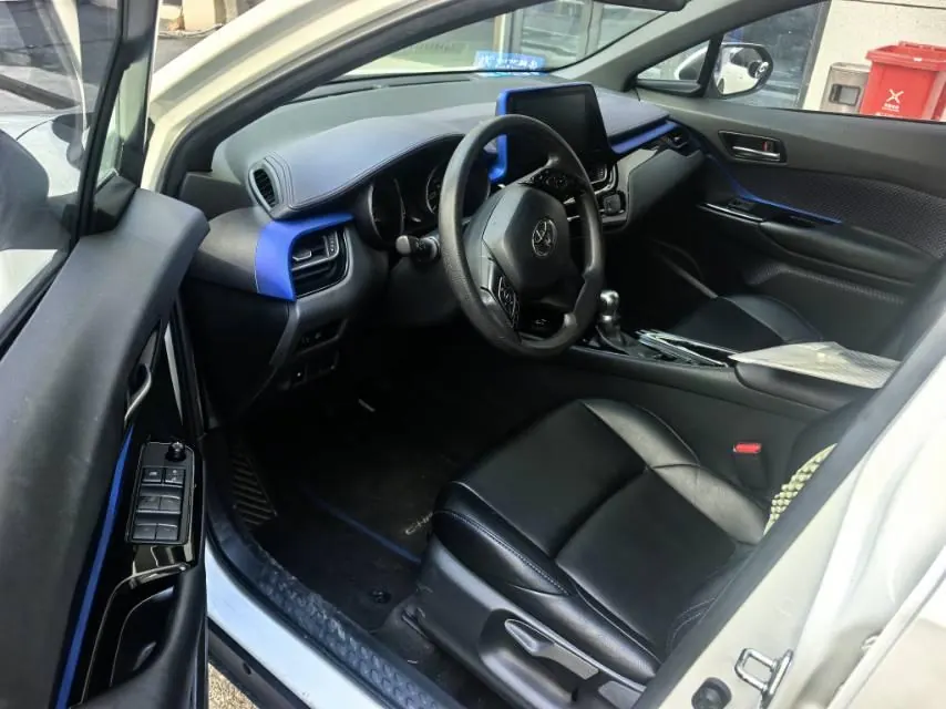 Toyota 2020 C- HR 2.0 stepless leading version of automatic gear 5