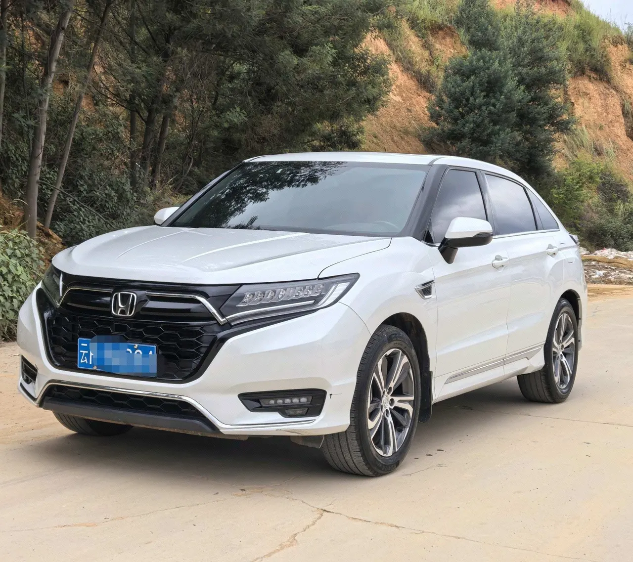 Open image lightbox: Honda 2020 UR-V 1.5T Stepless 240TURBO Two-Drive Elegant Edition Automatic Gear