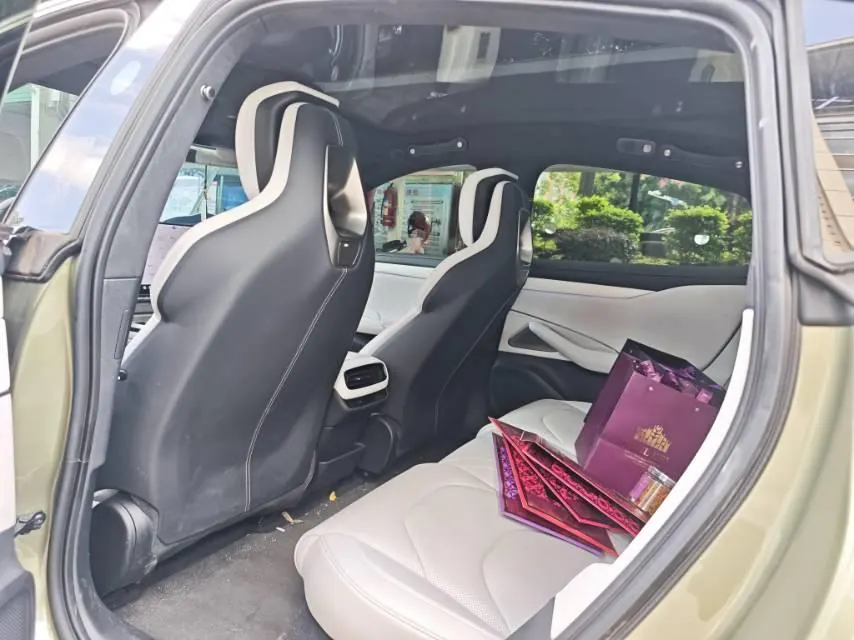 MI 2024 SU 7 800km 4-wheel drive ultra-long endurance high-end smart driving Max version automatic gear 6