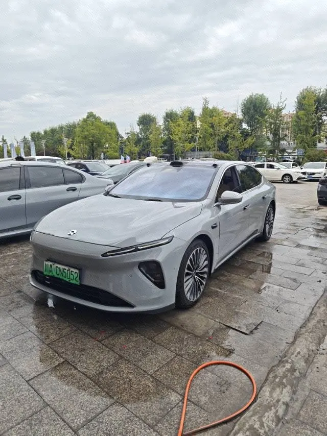 Open image lightbox: NIO 2022 ET5 75kWh automatic gear