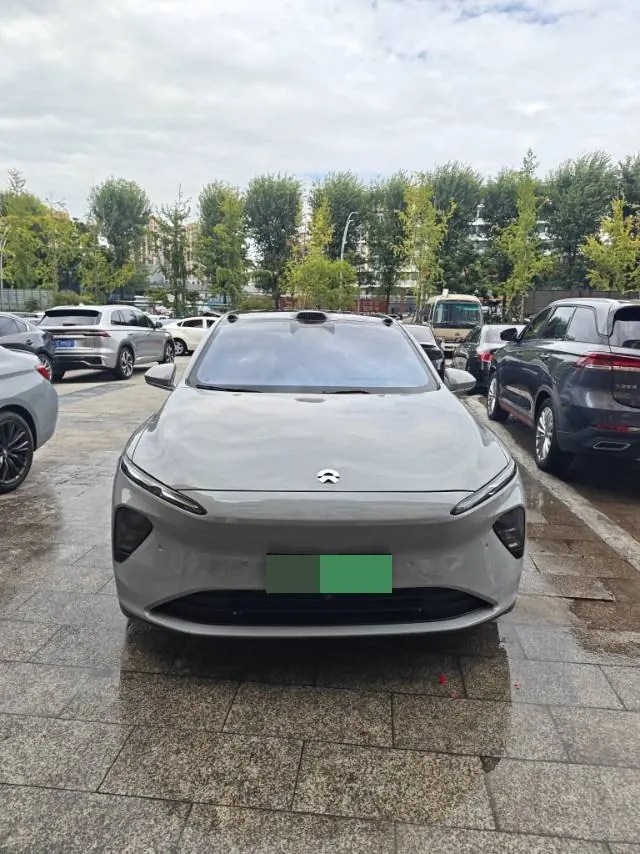 NIO 2022 ET5 75kWh automatic gear 2