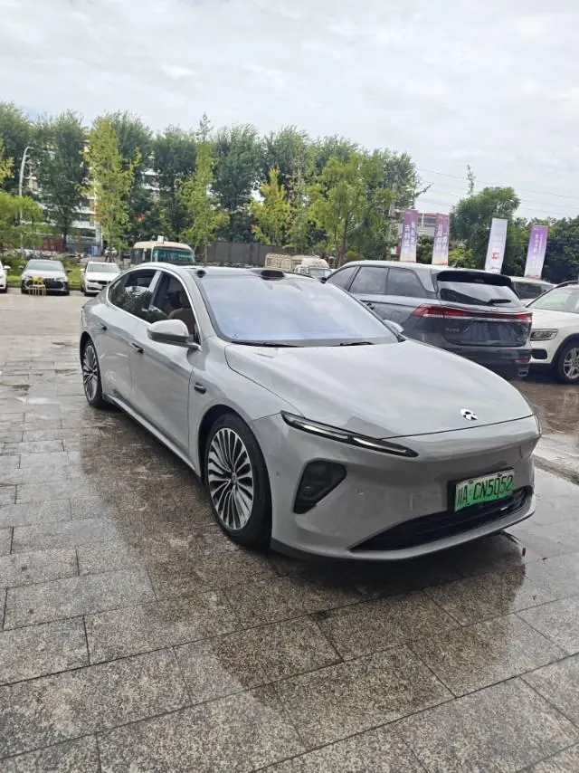 NIO 2022 ET5 75kWh automatic gear 3