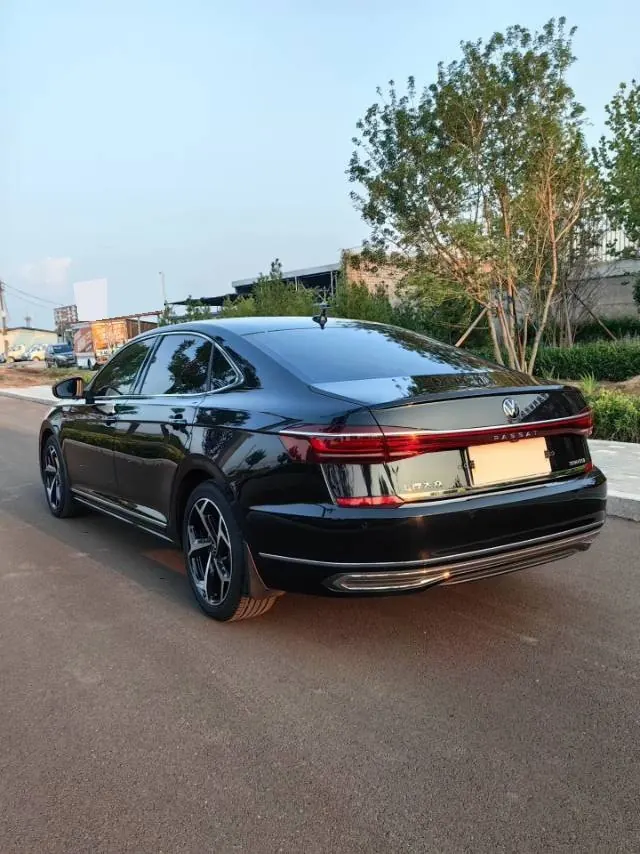 Volkswagen 2023 Passat 2.0TSI 330TSI Elite Edition Automatic 9