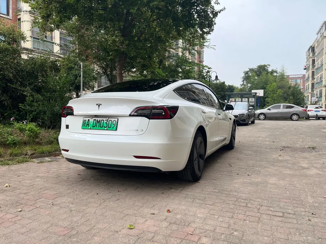 Tesla 2022 Model 3 rear-wheel drive version of automatic transmission 18