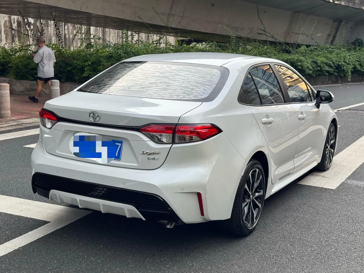 Toyota 2021 Lei Ling 1.2T Stepless 185T Sports Edition Automatic Gear 3