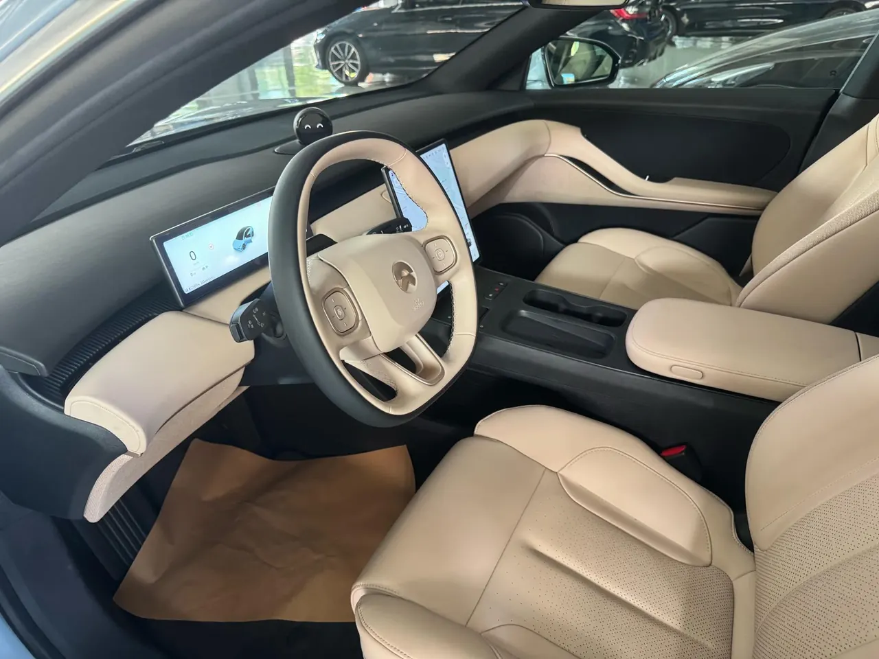 NIO 2022 ET5 75kWh automatic gear 3