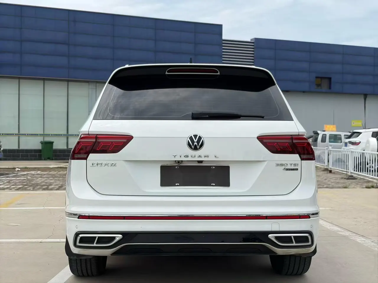 Volkswagen 2022 Tiguan L R-Line 2.0TSI 380TSI 4-wheel drive R-Line Yuexiang Edition 7-seat automatic gear 5