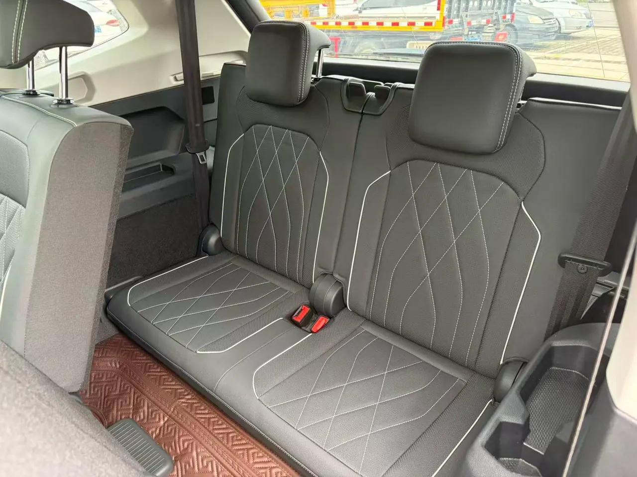 Volkswagen 2022 Tiguan L R-Line 2.0TSI 380TSI 4-wheel drive R-Line Yuexiang Edition 7-seat automatic gear 8