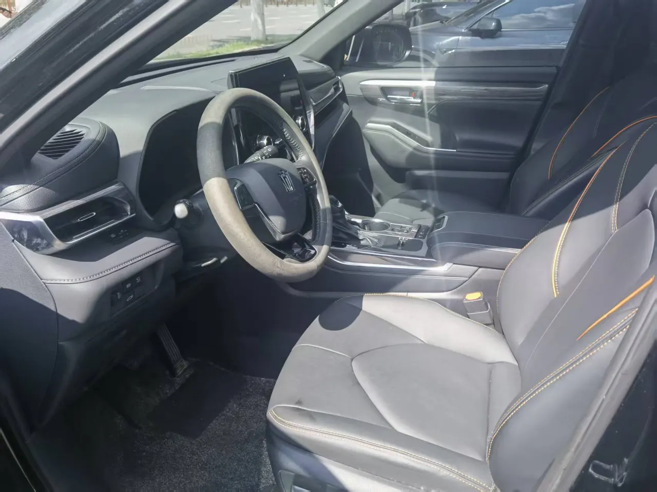 Toyota 2024 Crown Land Release HEV 2.5 Stepless Four-wheel Drive Premium Edition Automatic Gear 3