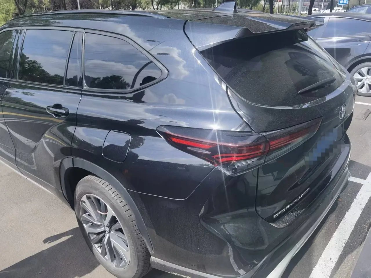 Toyota 2024 Crown Land Release HEV 2.5 Stepless Four-wheel Drive Premium Edition Automatic Gear 9