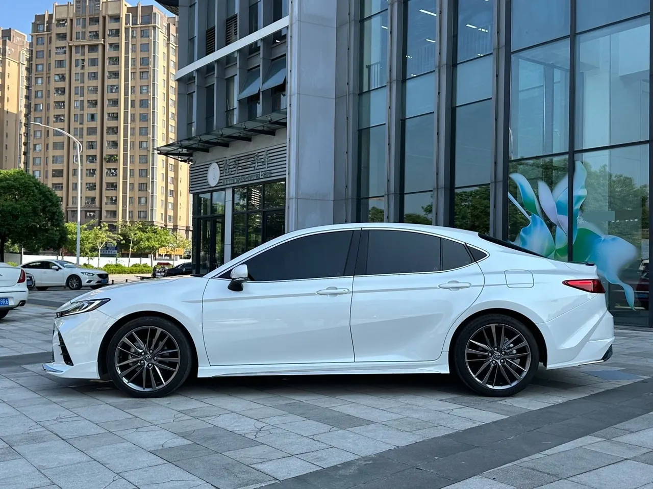 Toyota 2024 Camry Dual Engine 2.0HXS CVT Sport PLUS Edition Automatic Transmission 5