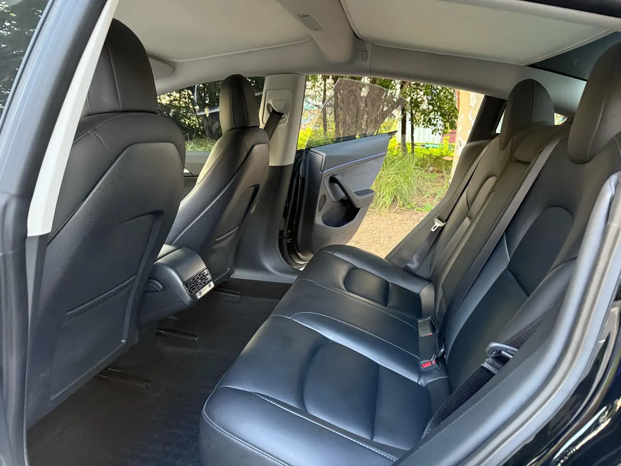 Tesla 2022 Model 3 rear-wheel drive version of automatic transmission 5