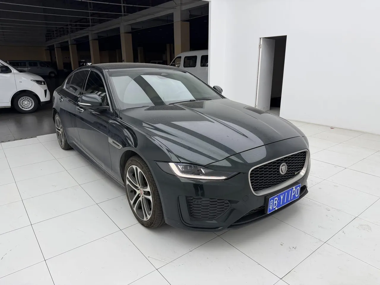 Jaguar 2021 XEL 2.0T 250PS R-DYNAMIC S Enterprising Sports Edition Automatic Gear 3