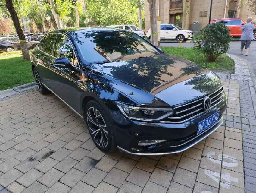 Volkswagen 2020 Magotan 2.0TSI 330TSI luxury automatic transmission 2