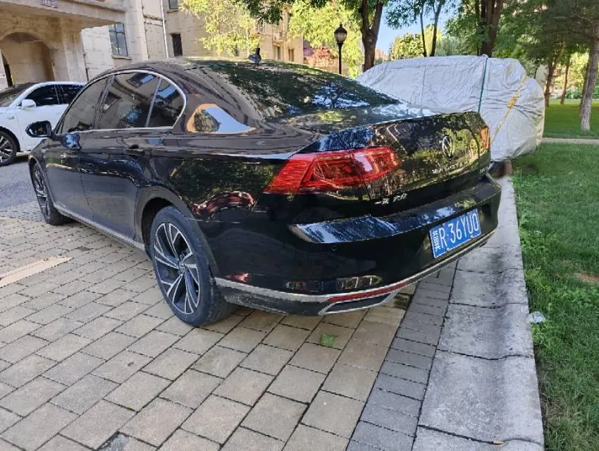 Volkswagen 2020 Magotan 2.0TSI 330TSI luxury automatic transmission 3