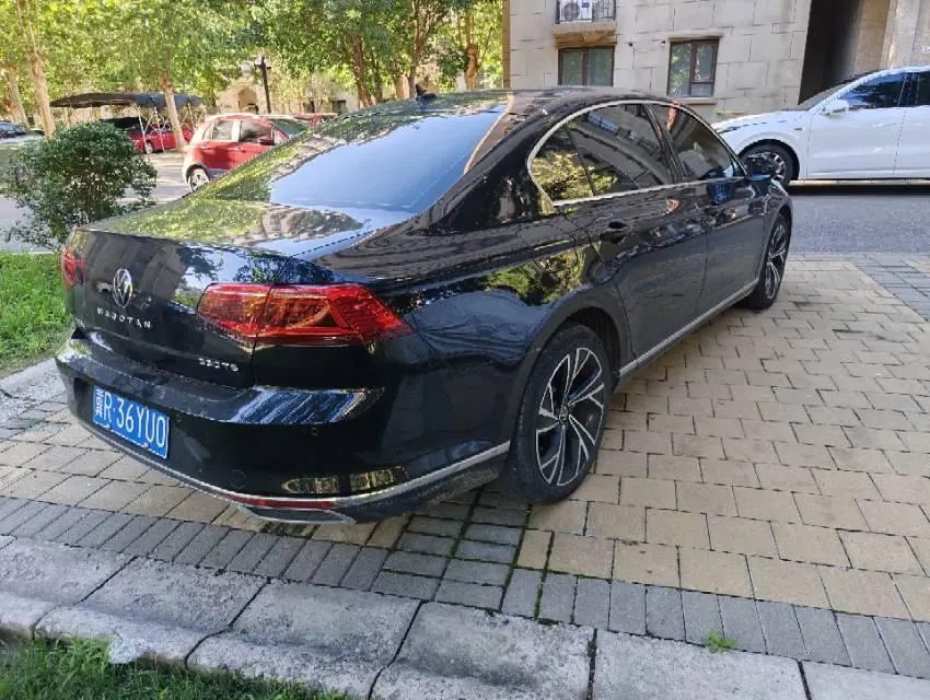 Volkswagen 2020 Magotan 2.0TSI 330TSI luxury automatic transmission 4