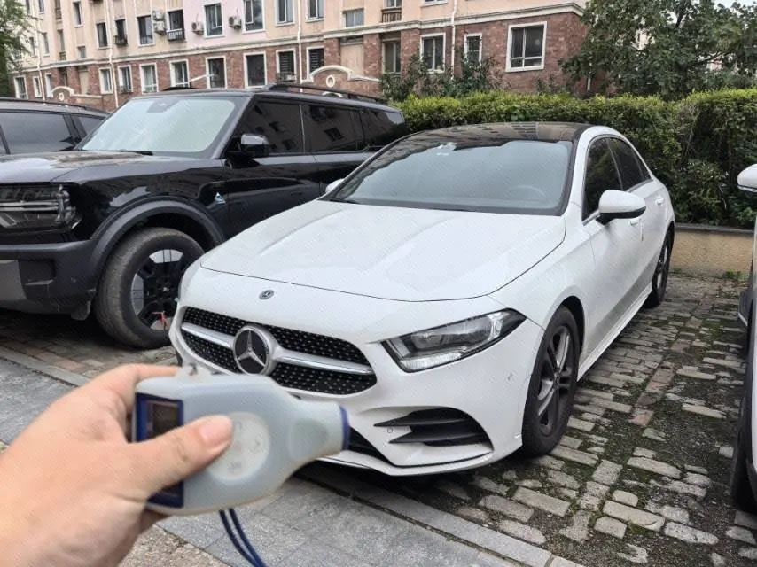Open image lightbox: Mercedes Benz Class A 2020 A 180 L 1.3T automatic gear