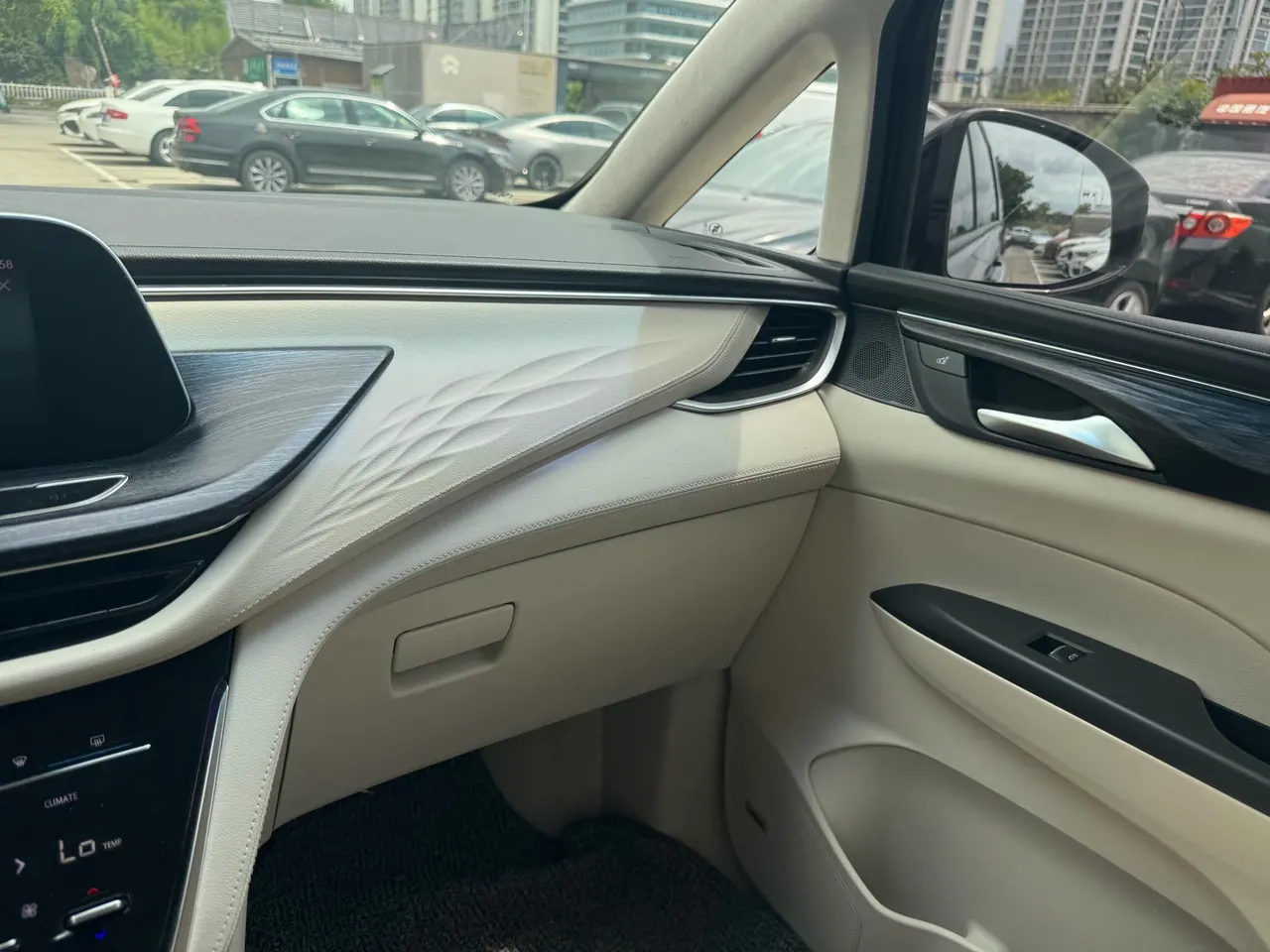 Buick 2021 GL8 Avenir 2.0T Seven-seat Pro-Li Edition Automatic Gear 13