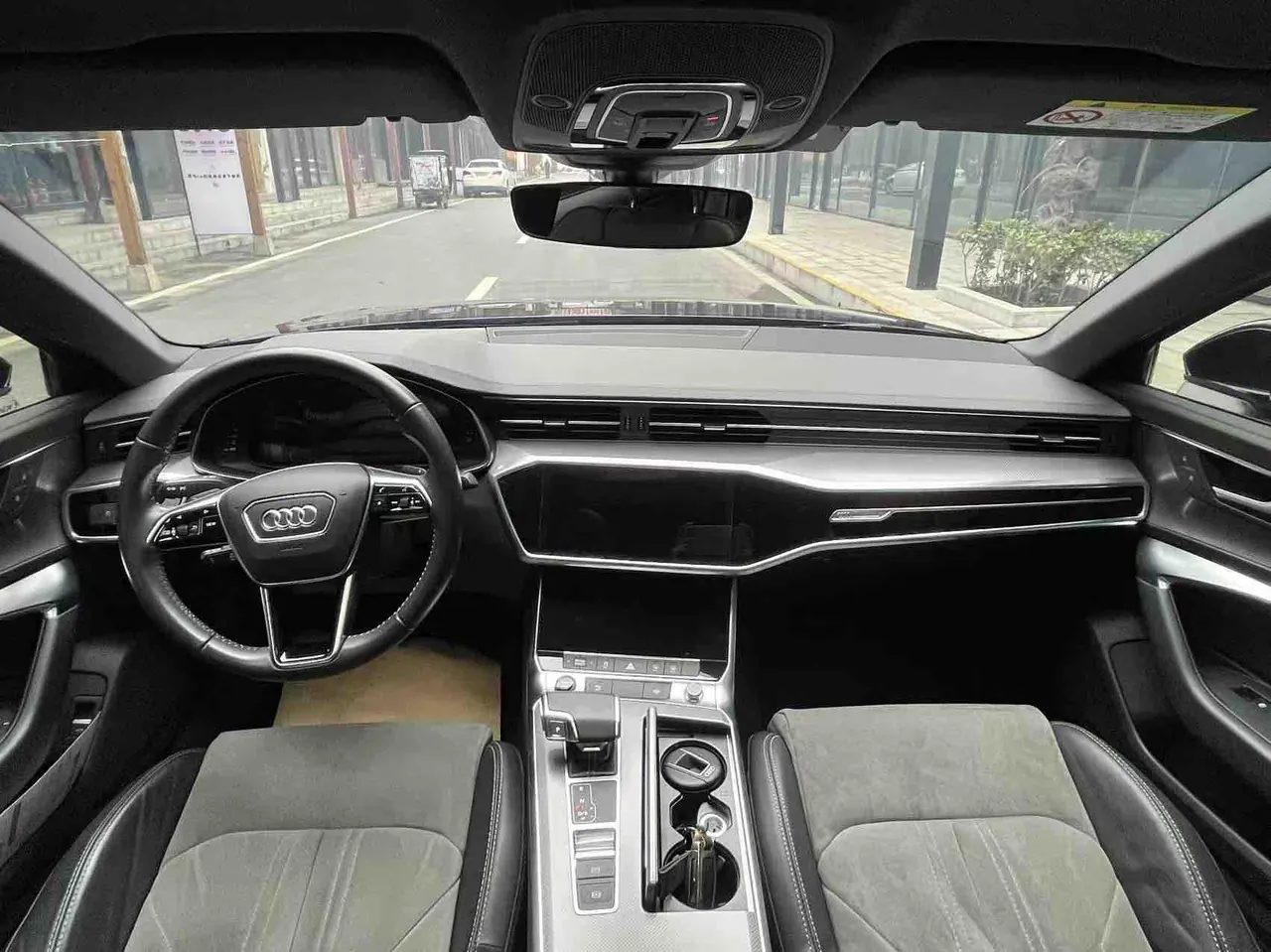 Audi 2021 A6L 2.0TFSI 40TFSI Deluxe Dynamic Automatic 3