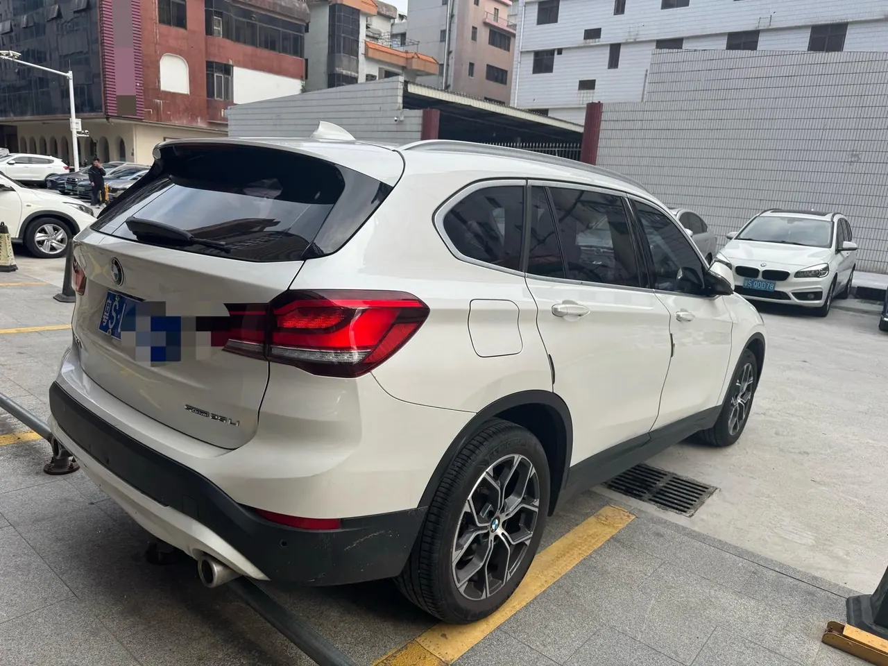 BMW 2020 X1 sDrive25Li 2.0T Leading Automatic Gear 2