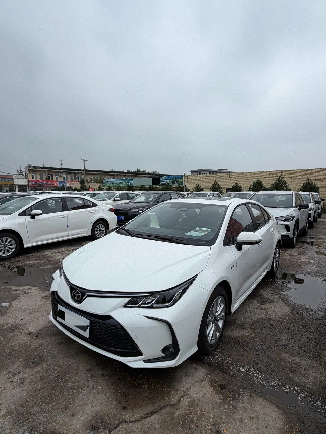 Open image lightbox: Toyota 2024 Corolla Double Engine 1.8 Stepless Intelligent Electric Hybrid Elite Automatic Gear