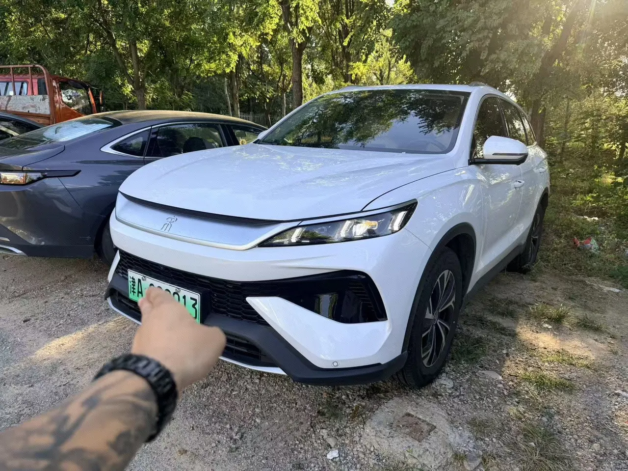 打开图片灯箱:BYD 2024 Song L DM-i 1.5 Stepless 75km Leading Automatic Transmission