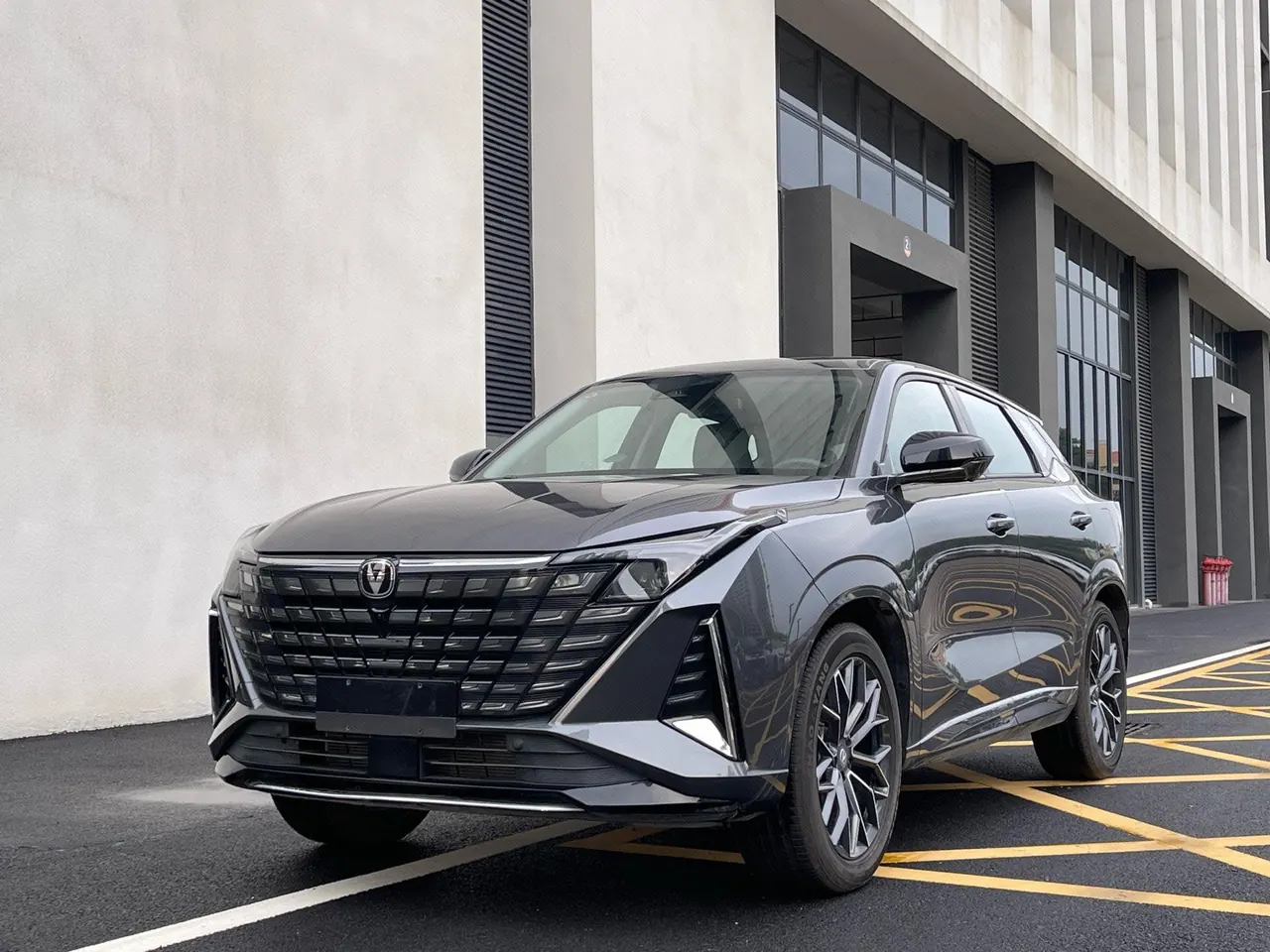 Open image lightbox: ChangAn 2025 UNI-Z 1.5T honorable automatic gear