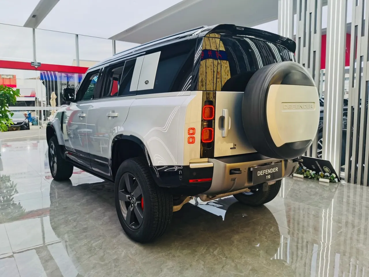 Land Rover Guard (Imported) 2021 Guard 110 48V 3.0T P400 X-DYNAMIC HSE Automatic Gear 20