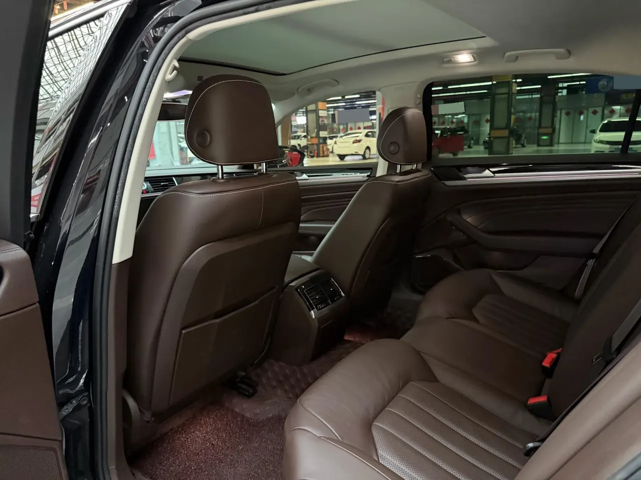 Volkswagen 2021 Huiang 2.0TSI 380TSI Deluxe Edition Automatic Gear 4
