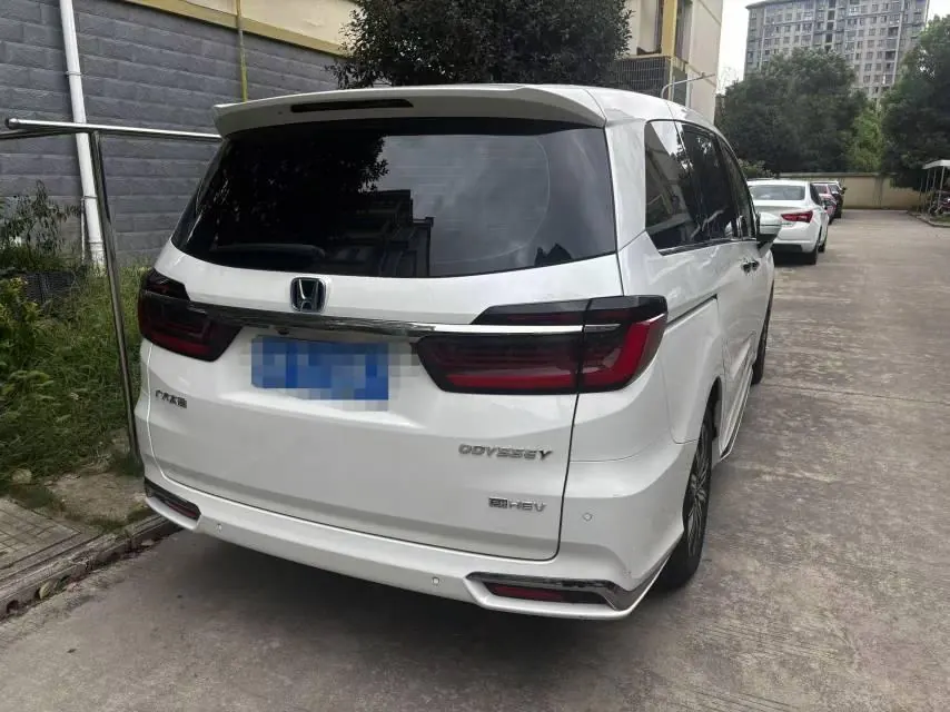 Honda 2024 Odyssey Hybrid 2.0 Stepless Sharp and Leading Edition Automatic Gear 2