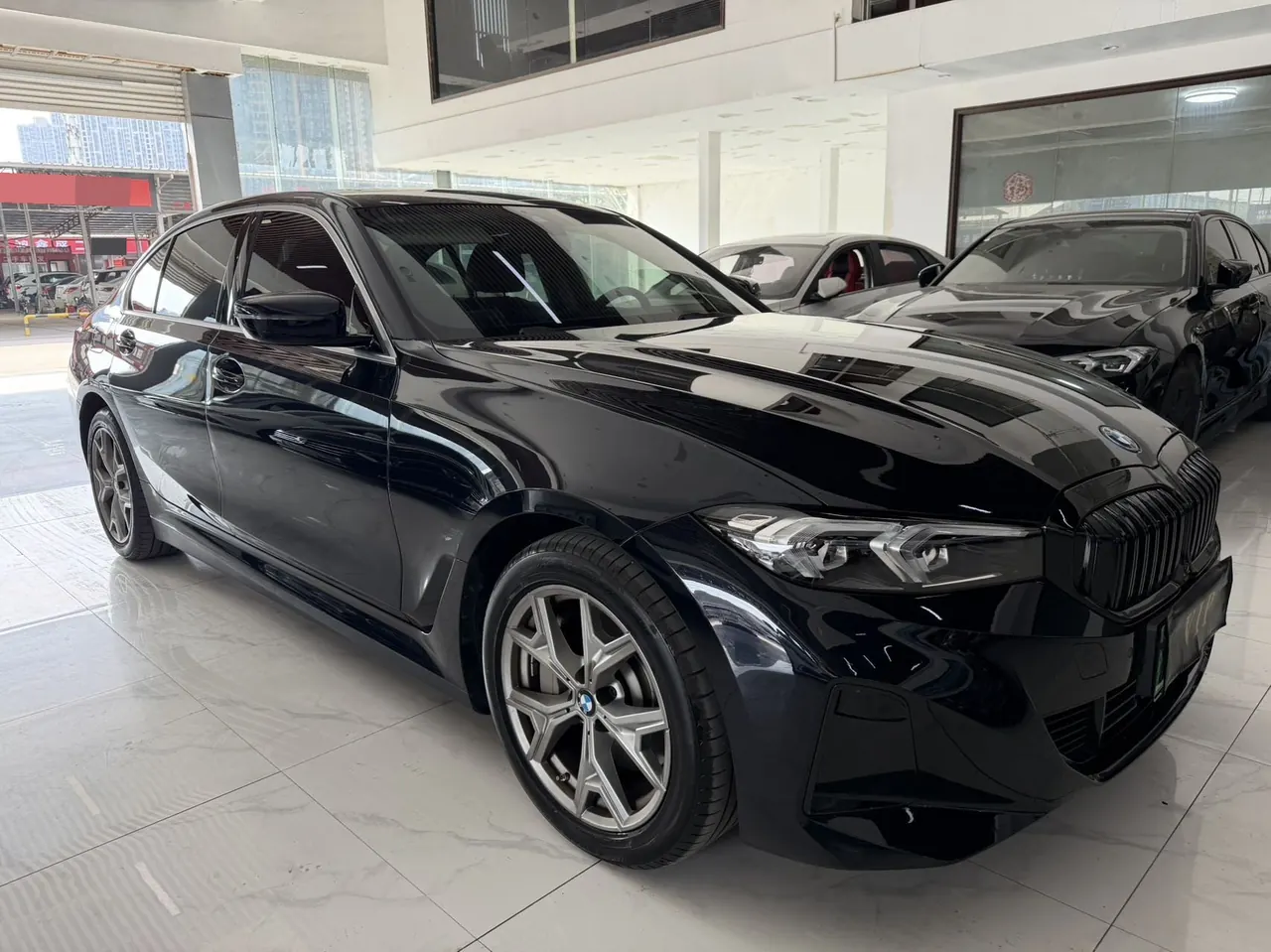 BMW 2025 i3 eDrive 35 L automatic gear 2