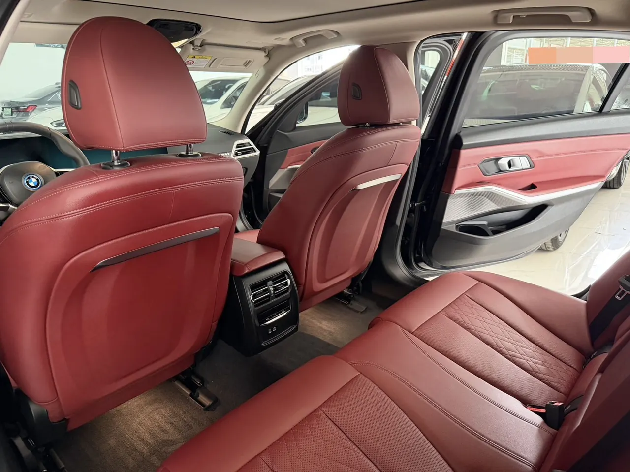 BMW 2025 i3 eDrive 35 L automatic gear 5